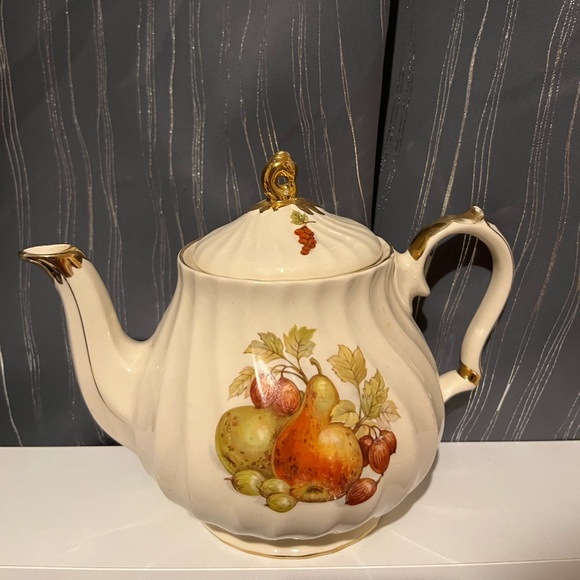 Other - 1940s vintage Sadler Teapot with gold accents